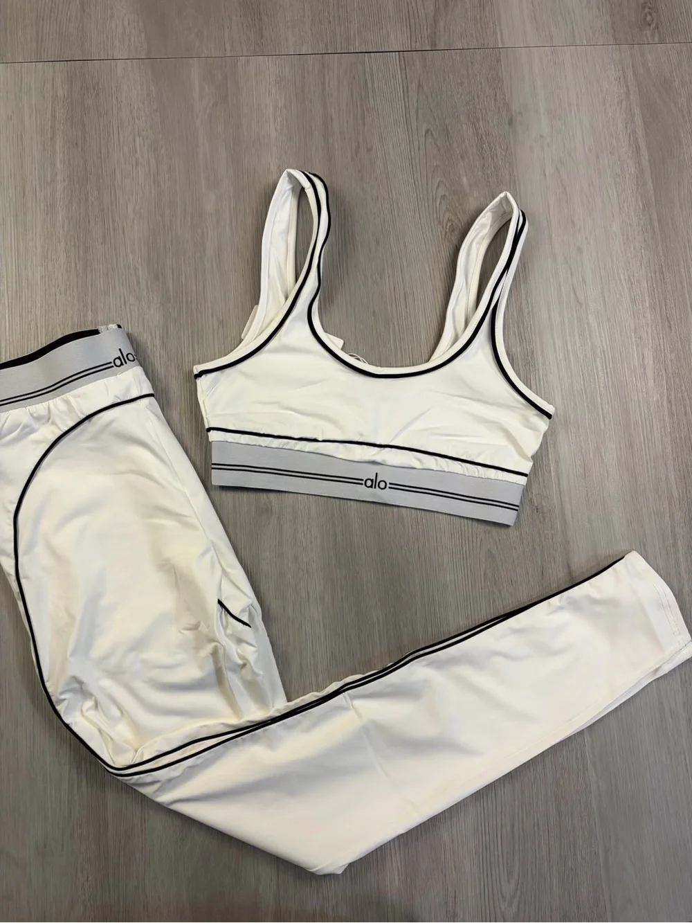 ALO Yoga White Sports Bra with Black Piping